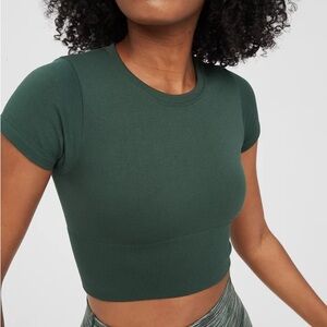 Offline by aerie sidewalk seamless crop